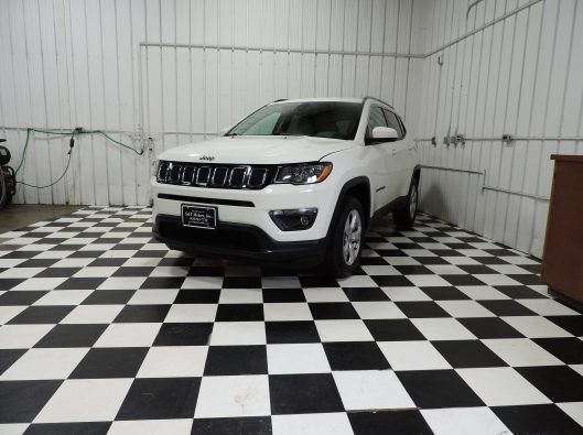 2019 Jeep Compass White 001