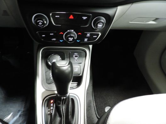2019 Jeep Compass White 032