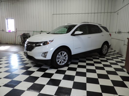 2021 White Chev Equinox 003
