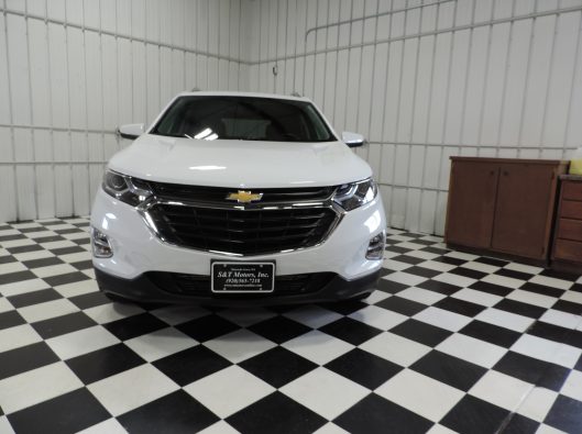 2021 White Chev Equinox 004