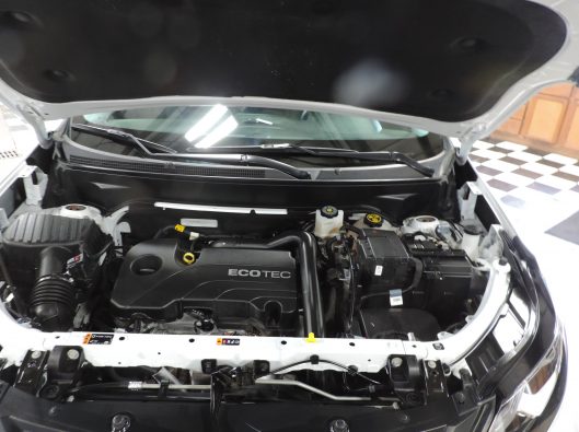 2021 White Chev Equinox 013