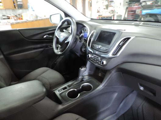 2021 White Chev Equinox 016