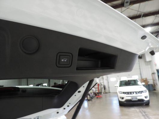 2021 White Chev Equinox 023