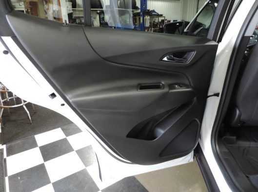 2021 White Chev Equinox 024