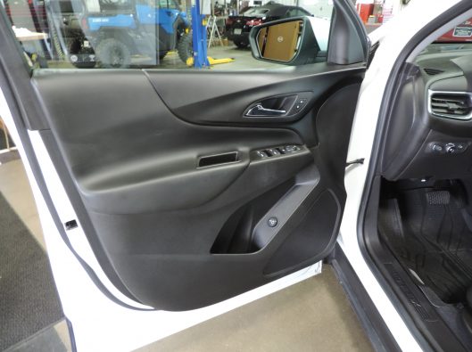 2021 White Chev Equinox 026
