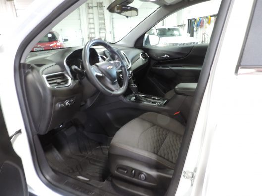 2021 White Chev Equinox 028