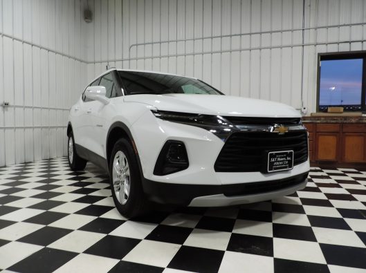 2020 White Chev Blazer 006