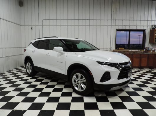 2020 White Chev Blazer 007