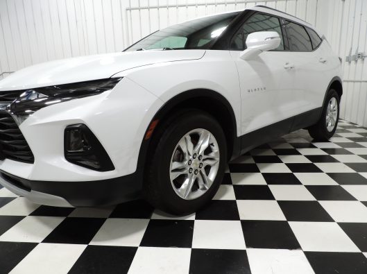 2020 White Chev Blazer 011