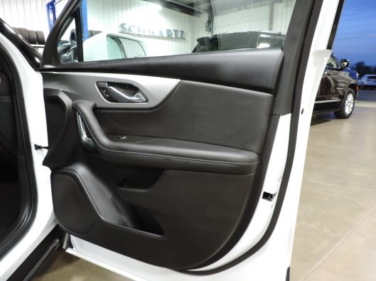 2020 White Chev Blazer 019