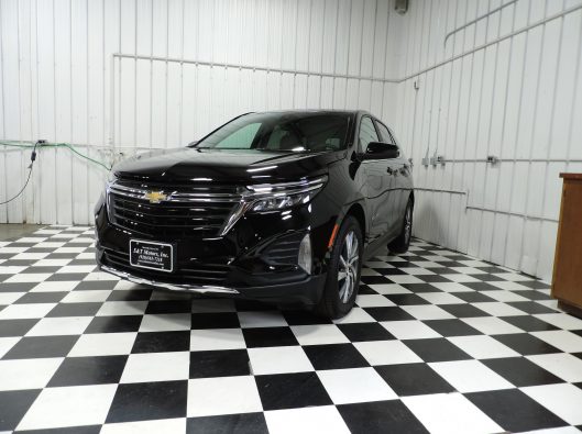 2022 Chevrolet Equinox Black 001