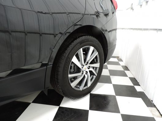 2022 Chevrolet Equinox Black 010