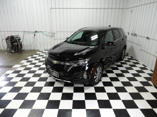 2022 Chevrolet Equinox Black 011