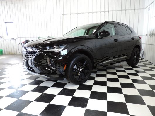 2021 Buick Envision Black Essence 002