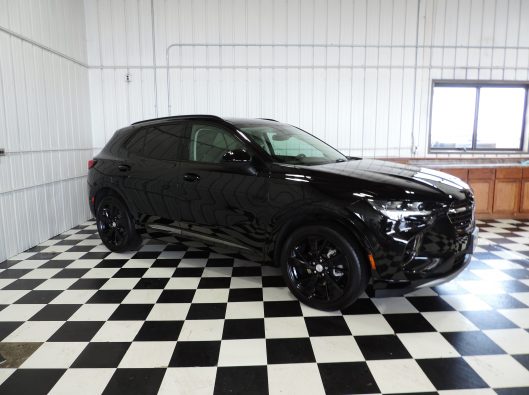 2021 Buick Envision Black Essence 007