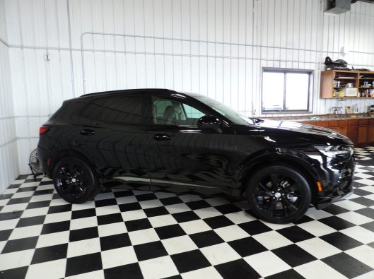2021 Buick Envision Black Essence 008