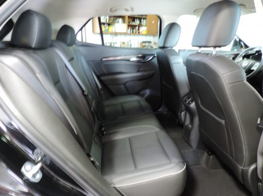 2021 Buick Envision Black Essence 023