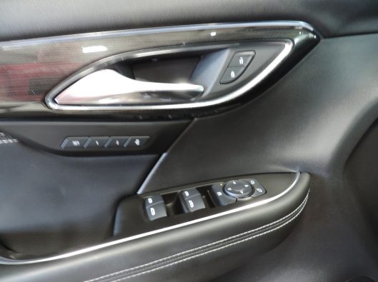 2021 Buick Envision Black Essence 030