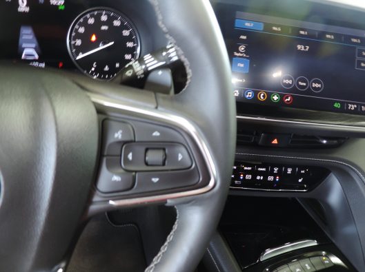 2021 Buick Envision Black Essence 040