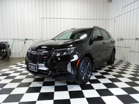 2023 Chev Equinox Black RS 001