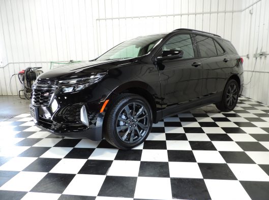 2023 Chev Equinox Black RS 003