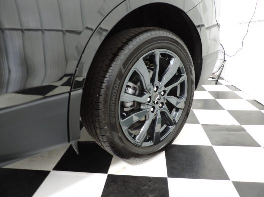 2023 Chev Equinox Black RS 014