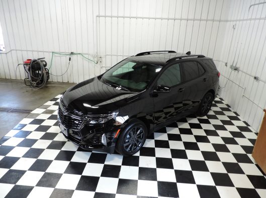 2023 Chev Equinox Black RS 015