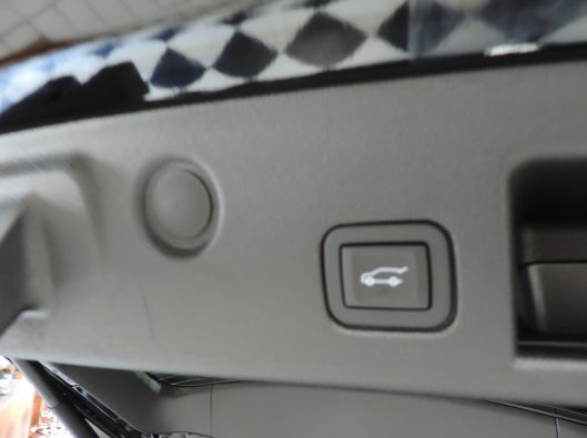 2023 Chev Equinox Black RS 028