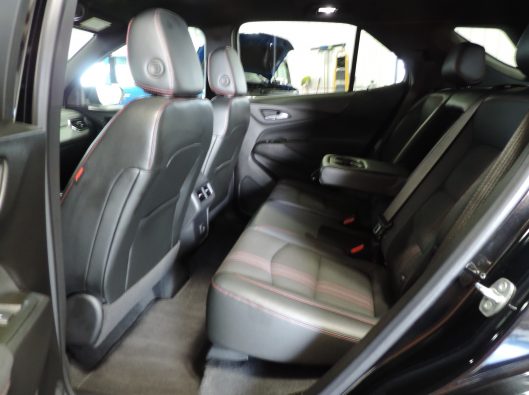 2023 Chev Equinox Black RS 030