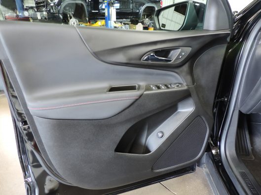 2023 Chev Equinox Black RS 031