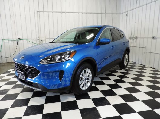 2020 Ford Escape SE Blue 002