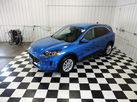 2020 Ford Escape SE Blue 010