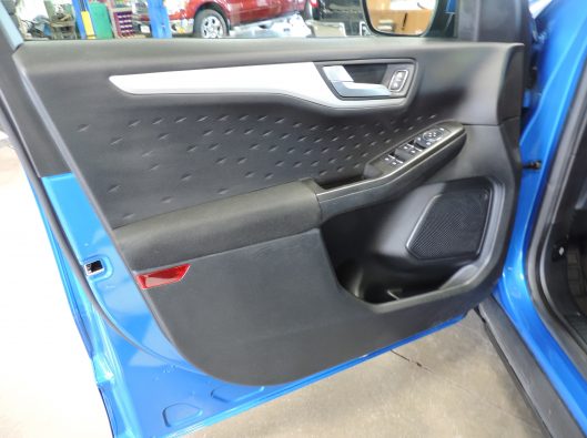 2020 Ford Escape SE Blue 024