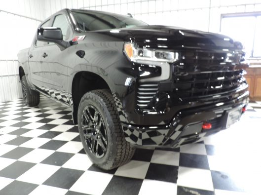 2024 Chev Silverado TrailBoss Black 007