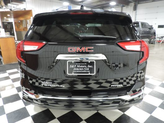 2023 GMC Terrain Denali 013