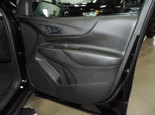 2020 Chev equinox Black 021