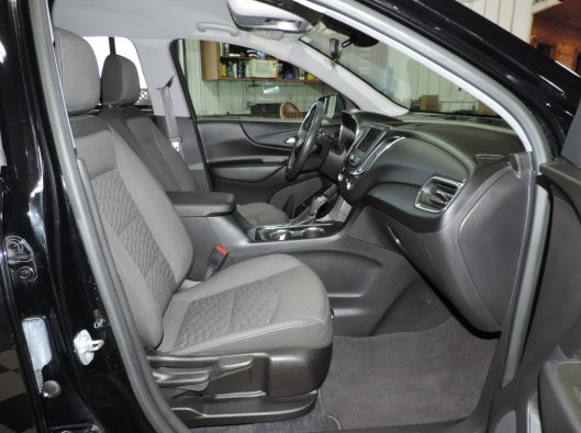 2020 Chev equinox Black 022