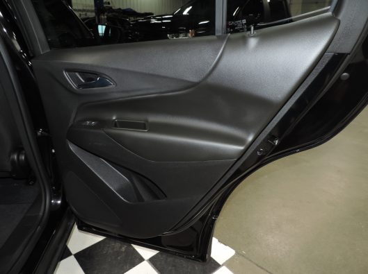 2020 Chev equinox Black 024