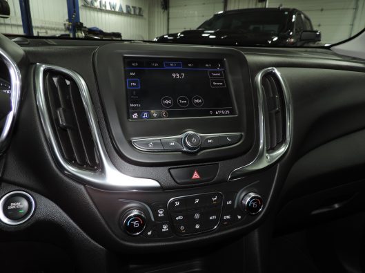 2020 Chev equinox Black 035
