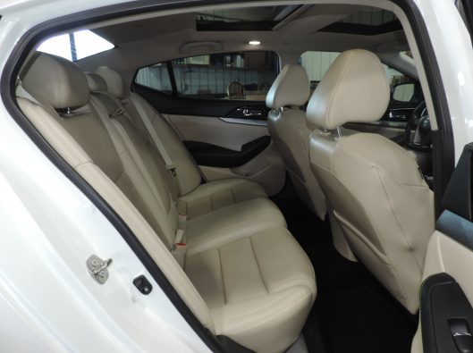 2016 Nissan Maxima 026