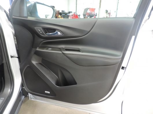 2020 Chev Equinox Premier Silver 017