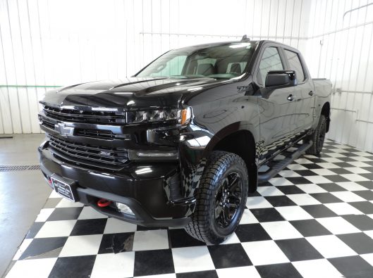 2021 Chev Trailboss Black 001 - Copy