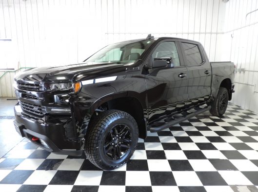 2021 Chev Trailboss Black 002 - Copy