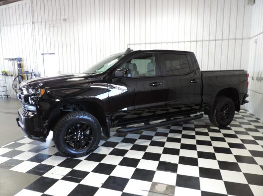 2021 Chev Trailboss Black 004 - Copy