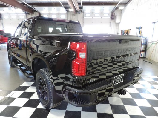 2021 Chev Trailboss Black 021