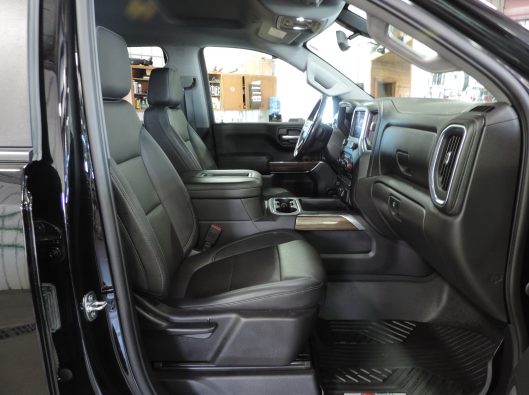 2021 Chev Trailboss Black 030