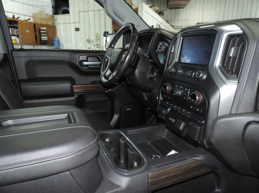 2021 Chev Trailboss Black 031