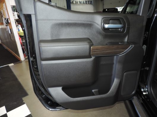2021 Chev Trailboss Black 036
