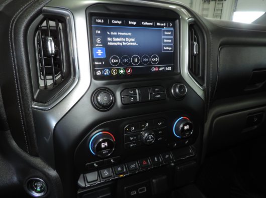 2021 Chev Trailboss Black 044
