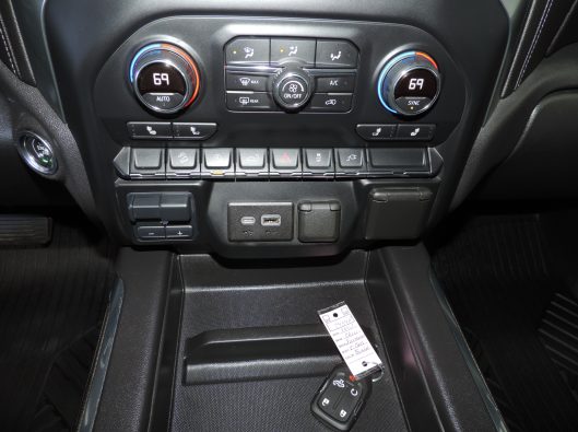 2021 Chev Trailboss Black 046